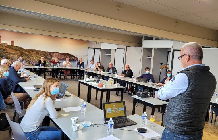 Rencontre d'éleveurs adhérents Cooperl pendant la 3ème Odyssée de l'Agriculture Alternative